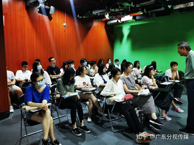 广东分视传媒课堂,艺考培训中报考播音主持的条件:1